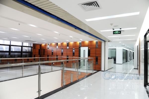 TCL通訊科技大廈二層天井區(qū)域實景