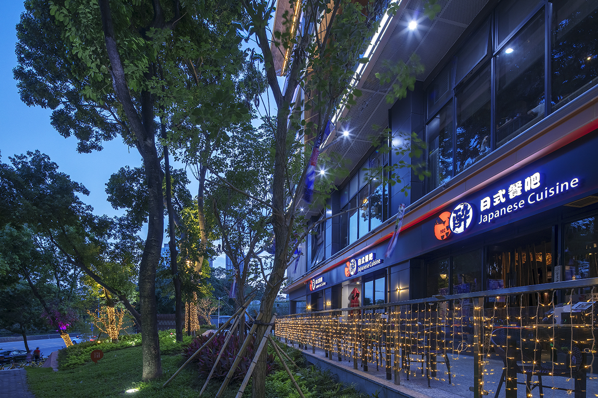 餐廳門(mén)頭裝飾